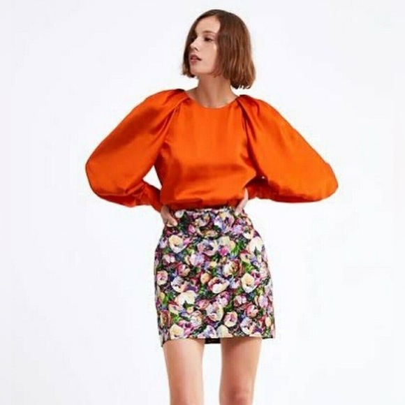 Zara Women's Orange Puff Sleeve Blouse Diamanté Button Satin Top Size Small NWT - Picture 3 of 16